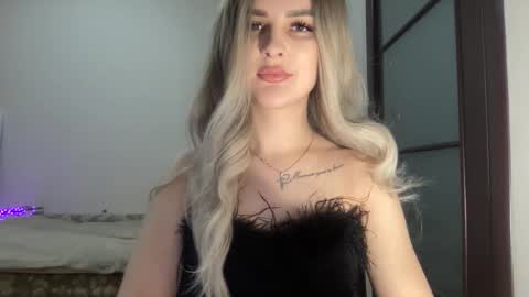 silkybabe19 online show from December 16, 2025, 9:31 pm