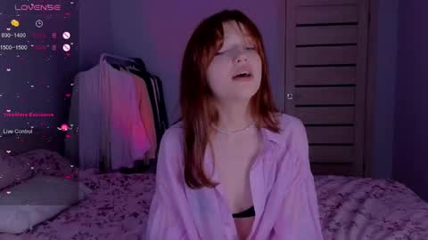 silly___woman online show from May 12, 2026, 7:33 pm