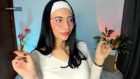 Silvanna online show from November 21, 2025, 3:00 pm