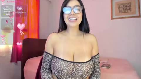 Snapshot of silver__love chatting on December 12, 2024, 2:11 pm Silver online show from December 12, 2024, 2:11 pm