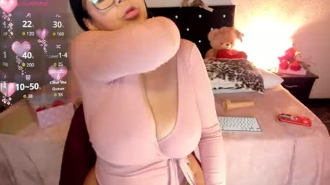 Snapshot of silver__love chatting on October 26, 2025, 10:36 pm Silver online show from October 26, 2025, 10:36 pm