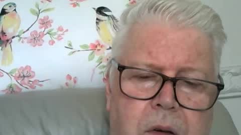 silverfoxpauly online show from May 27, 2026, 3:53 pm