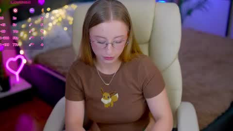 Snapshot of silverrmoon chatting on October 21, 2025, 7:58 pm Kristina Kris online show from October 21, 2025, 7:58 pm