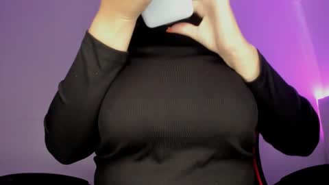 silvia online show from November 12, 2025, 5:46 pm