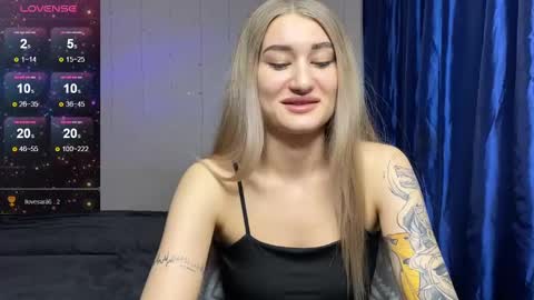 Silvia online show from February 23, 2025, 6:23 pm