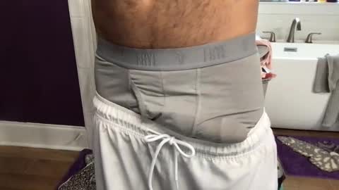 simi136 online show from November 18, 2025, 8:24 pm