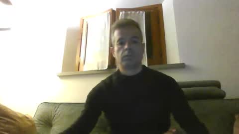 Snapshot of simmeturbate chatting on September 13, 2025, 3:17 am Italiandaddyitalydickassbottomassholecomshowmasturbatenudeboyitalyatleticcutemuscolarhardcockdickboy online show from September 13, 2025, 3:17 am