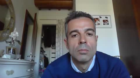 Snapshot of simmeturbate chatting on October 14, 2025, 10:27 am Italiandaddyitalydickassbottomassholecomshowmasturbatenudeboyitalyatleticcutemuscolarhardcockdickboy online show from October 14, 2025, 10:27 am