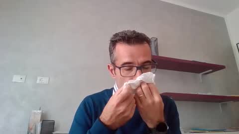 Snapshot of simmeturbate chatting on October 22, 2025, 9:09 am Italiandaddyitalydickassbottomassholecomshowmasturbatenudeboyitalyatleticcutemuscolarhardcockdickboy online show from October 22, 2025, 9:09 am