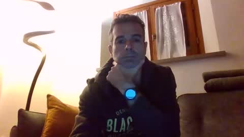 Snapshot of simmeturbate chatting on October 24, 2025, 8:27 pm Italiandaddyitalydickassbottomassholecomshowmasturbatenudeboyitalyatleticcutemuscolarhardcockdickboy online show from October 24, 2025, 8:27 pm