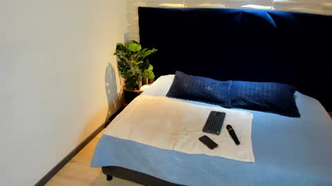 simon_durand online show from June 14, 2026, 3:52 am