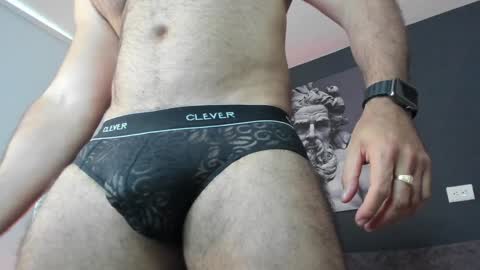 simon_leon01 online show from December 2, 2024, 2:19 pm