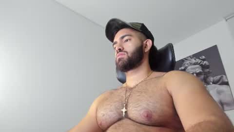 simon_leon01 online show from June 13, 2026, 2:20 am