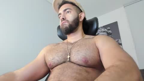 simon_leon01 online show from June 17, 2026, 12:13 am