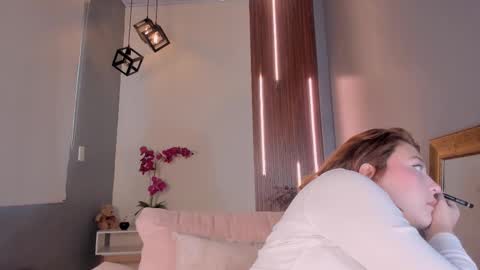 Snapshot of simonastar_ chatting on March 16, 2026, 1:48 pm simonastar_ online show from March 16, 2026, 1:48 pm