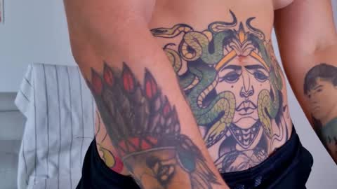 Sim. online show from October 21, 2025, 7:14 pm