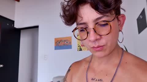 Sim. online show from October 26, 2025, 7:42 pm