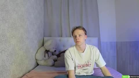 Snapshot of simonwarner chatting on March 23, 2026, 8:29 am Simon online show from March 23, 2026, 8:29 am