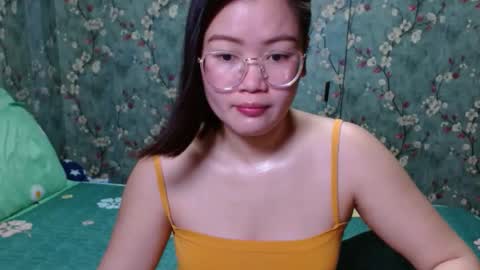 Snapshot of simply_niki chatting on February 16, 2025, 2:21 pm zia online show from February 16, 2025, 2:21 pm