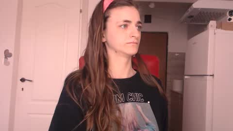 Snapshot of simyhvn chatting on March 23, 2026, 5:00 am simyhvn online show from March 23, 2026, 5:00 am