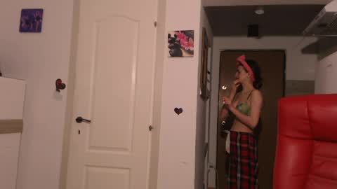 Snapshot of simyhvn chatting on March 31, 2026, 4:13 am simyhvn online show from March 31, 2026, 4:13 am