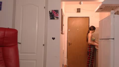 Snapshot of simyhvn chatting on March 31, 2026, 5:13 pm simyhvn online show from March 31, 2026, 5:13 pm