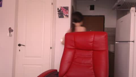 Snapshot of simyhvn chatting on April 2, 2026, 5:27 am simyhvn online show from April 2, 2026, 5:27 am