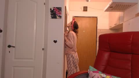 Snapshot of simyhvn chatting on April 3, 2026, 4:10 am simyhvn online show from April 3, 2026, 4:10 am