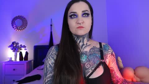 Ms. Sindel online show from February 4, 2025, 3:47 pm