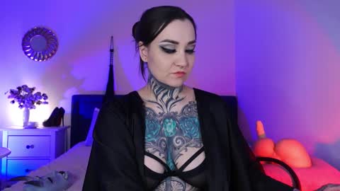 Ms. Sindel online show from February 7, 2025, 1:43 pm