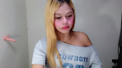 Snapshot of sinfulrose_ chatting on April 5, 2026, 9:23 pm sinfulrose_ online show from April 5, 2026, 9:23 pm