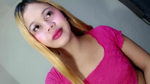 Snapshot of sinfulrose_ chatting on April 23, 2026, 10:34 pm sinfulrose_ online show from April 23, 2026, 10:34 pm