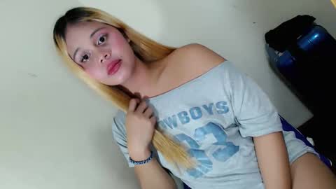 Snapshot of sinfulrose_ chatting on May 1, 2026, 3:27 pm sinfulrose_ online show from May 1, 2026, 3:27 pm