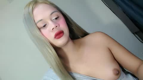 Snapshot of sinfulrose_ chatting on May 4, 2026, 10:28 pm sinfulrose_ online show from May 4, 2026, 10:28 pm