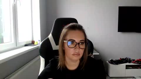 sintia_lilu online show from February 6, 2026, 11:13 am