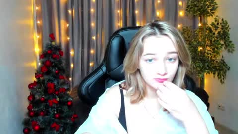 Sinty Noria online show from December 31, 2024, 1:04 am
