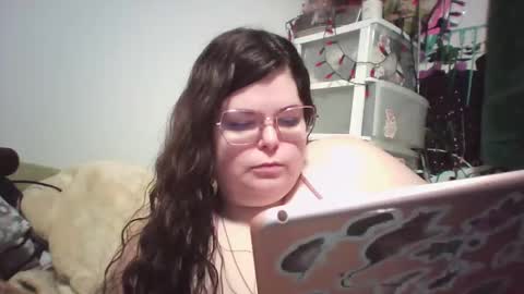 Snapshot of siofra chatting on January 26, 2025, 6:28 am Siofra online show from January 26, 2025, 6:28 am