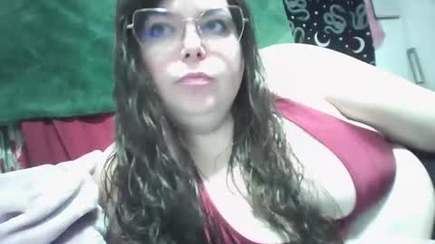 Snapshot of siofra chatting on January 27, 2025, 1:09 pm Siofra online show from January 27, 2025, 1:09 pm