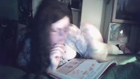 Snapshot of siofra chatting on January 28, 2025, 10:02 am Siofra online show from January 28, 2025, 10:02 am