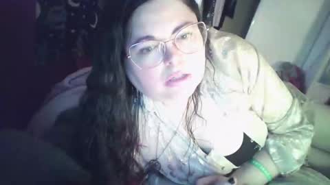 Snapshot of siofra chatting on January 28, 2025, 1:27 pm Siofra online show from January 28, 2025, 1:27 pm