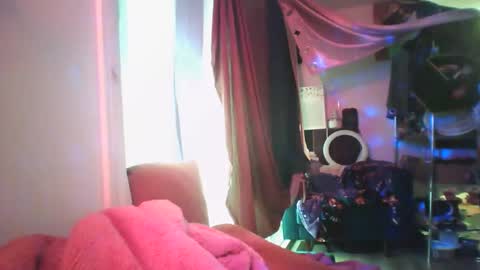 Snapshot of siofra chatting on February 2, 2025, 9:34 pm Siofra online show from February 2, 2025, 9:34 pm