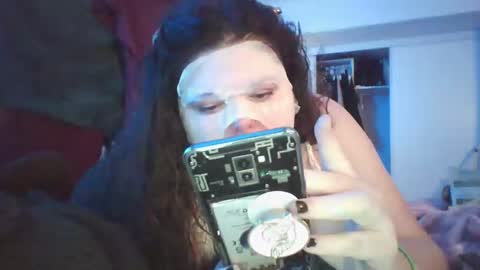 Snapshot of siofra chatting on February 4, 2025, 7:55 pm Siofra online show from February 4, 2025, 7:55 pm