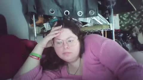 Snapshot of siofra chatting on February 9, 2025, 9:28 pm Siofra online show from February 9, 2025, 9:28 pm