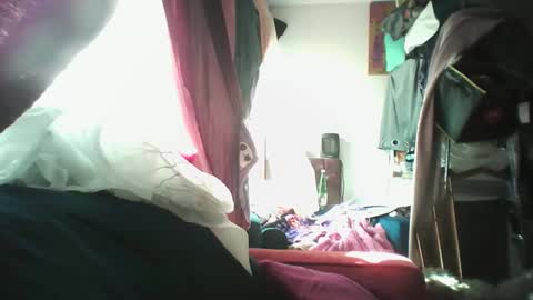Snapshot of siofra chatting on February 14, 2025, 4:41 pm Siofra online show from February 14, 2025, 4:41 pm