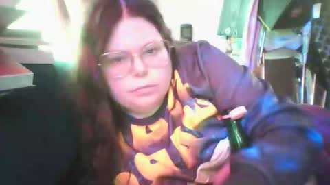 Snapshot of siofra chatting on February 16, 2025, 3:38 pm Siofra online show from February 16, 2025, 3:38 pm