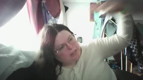 Snapshot of siofra chatting on February 17, 2025, 8:04 pm Siofra online show from February 17, 2025, 8:04 pm