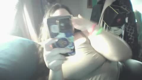 Snapshot of siofra chatting on February 17, 2025, 11:09 pm Siofra online show from February 17, 2025, 11:09 pm