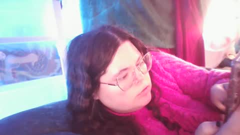Snapshot of siofra chatting on February 19, 2025, 6:21 pm Siofra online show from February 19, 2025, 6:21 pm