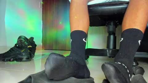 only foot                         worshipers here online show from May 9, 2026, 4:28 am