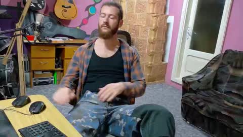 I am The Fourth and only Sir. Pelo online show from November 16, 2025, 6:08 am